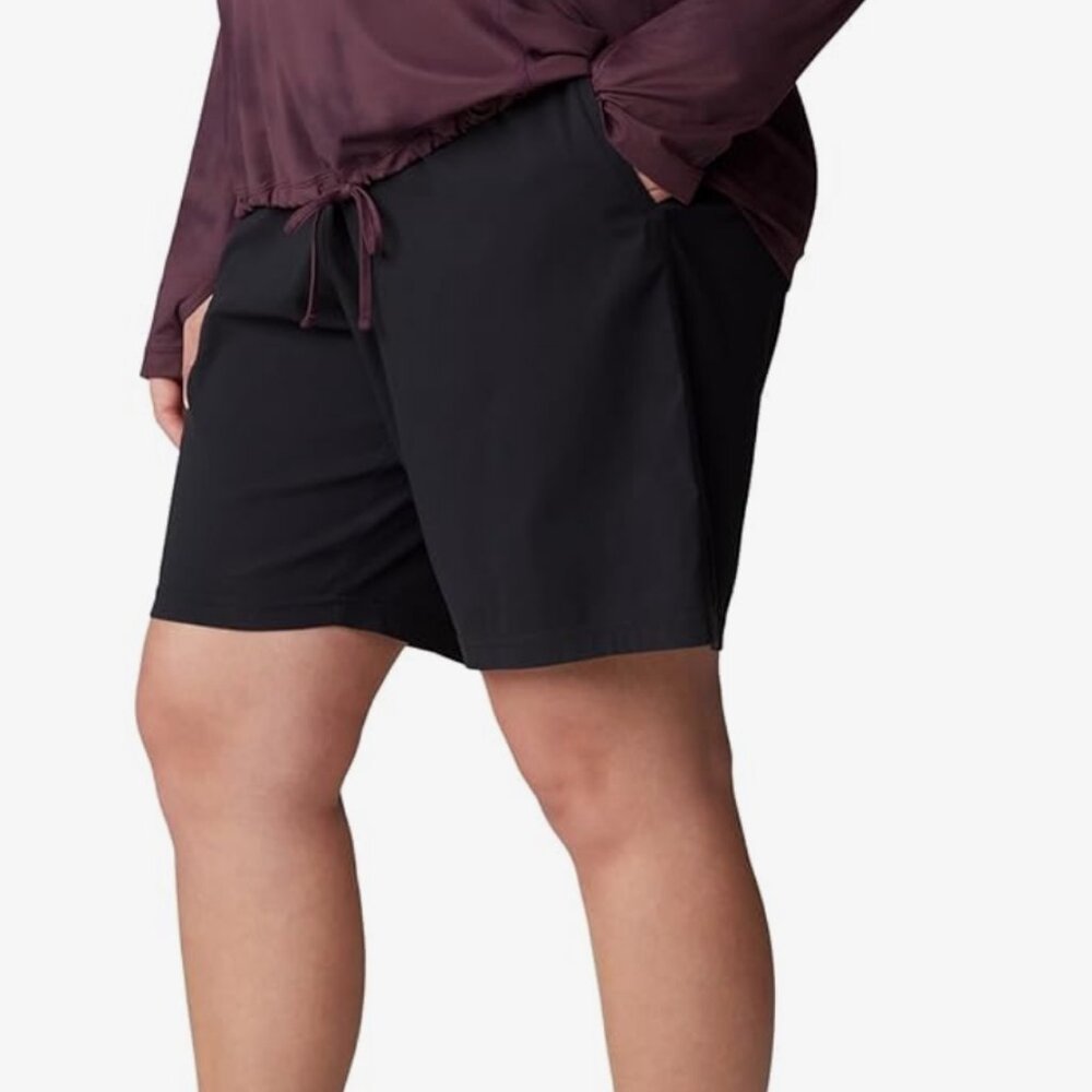 Mountain Hardwear Women's Dynama/2TM Bermuda Shorts Black XL R